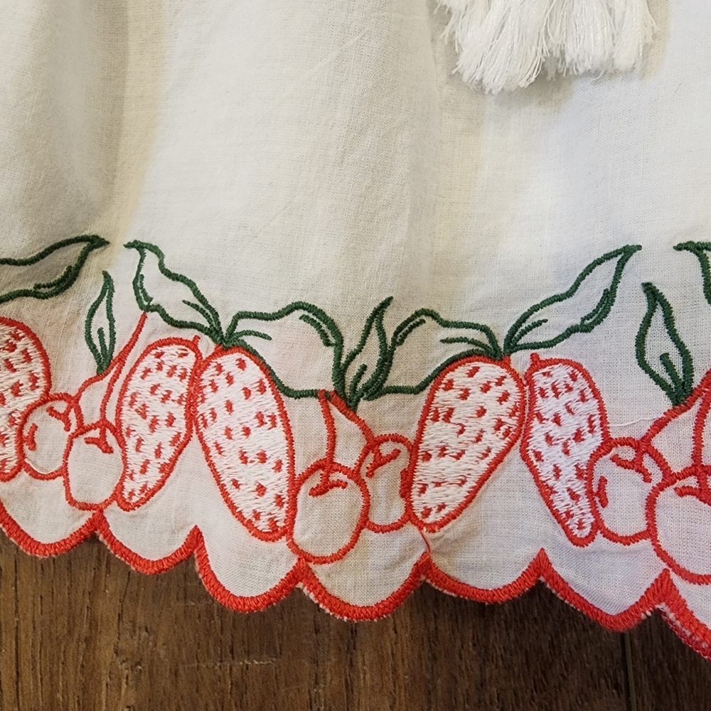 Joie Smocked Shorts Cotton Embroidered Strawberries Cherries Drawstring size Med - Picture 4 of 7